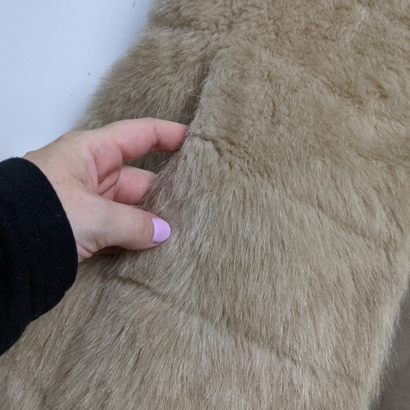 Zara Basic Faux Fur Vest Small Pockets - Picture 4 of 7
